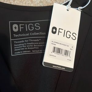 NWT Catarina one pocket scrub top size small